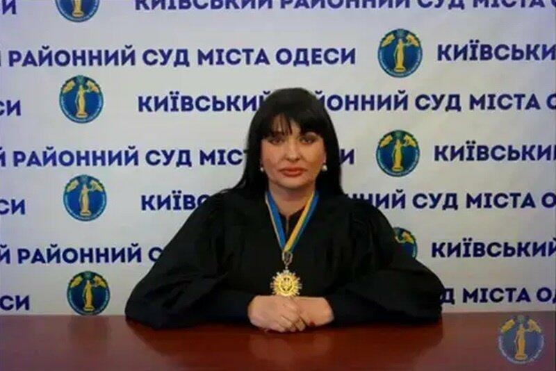 Суддю з Одеси звільнили через три місяці після вироку за хабар
