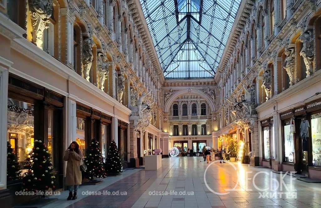 В Одесі спалахнув скандал через погрозу ресторану закрити Пасаж