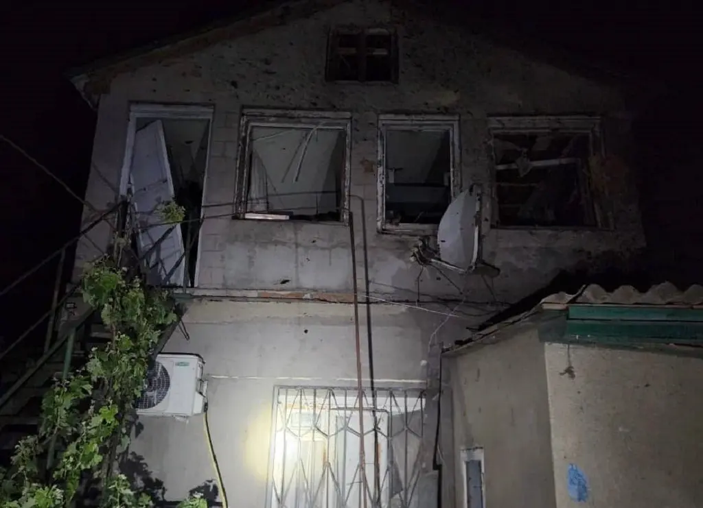 Нічний удар дронів по Одещині: в Одесі поранено чоловіка, у Чорноморську пошкоджено будинки (фото)