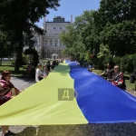 В Одесі розгорнули 100‑метровий прапор на знак солідарності з українськими полоненими (фото)