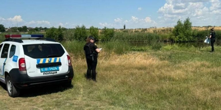 В Одеській області біля річки виявлено тіло 17-річної дівчини