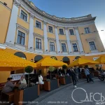 Легендарний Напівциркульний будинок в Одесі опинився на межі обвалу