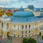 Одеса обігнала Карпати: куди українці найчастіше планують поїхати цього літа