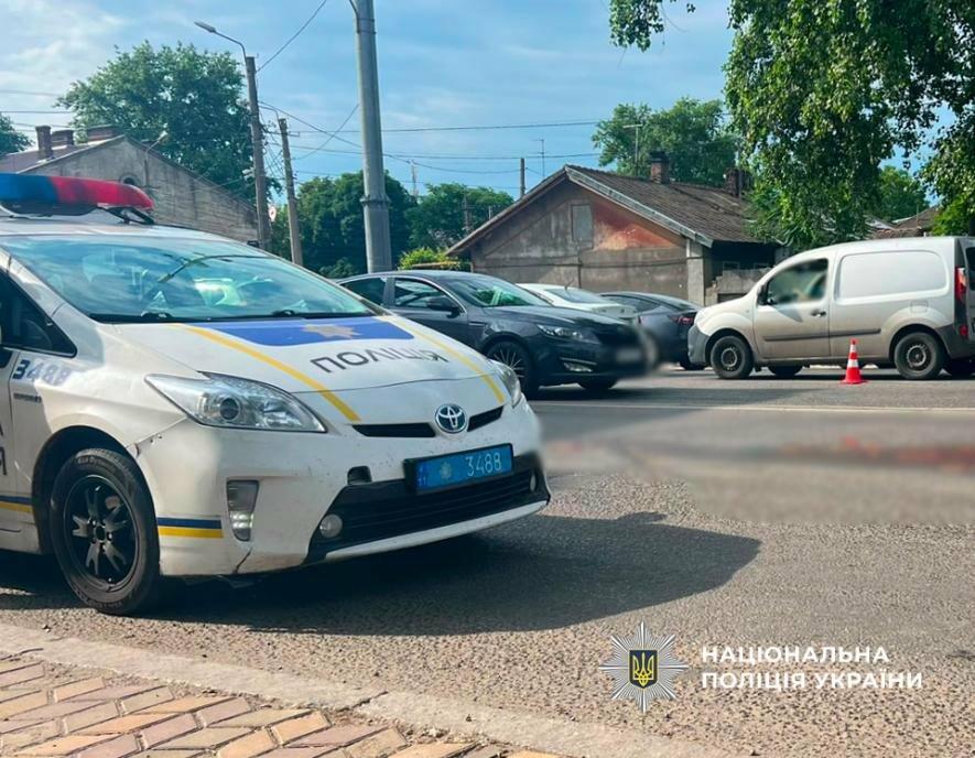 Смертельна ДТП у Хаджибецькому районі Одеси: вантажівка збила пішохідку — ФОТО