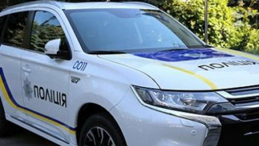 Поруч із дитячим майданчиком в Одесі затримали чоловіка з пістолетом після стрілянини