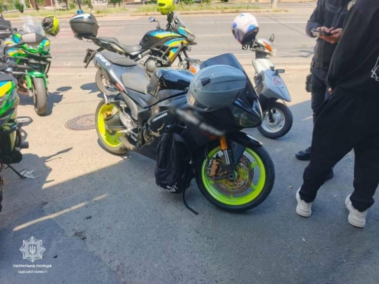 В Одесі зупинили мотоцикл із сумнівним VIN — поліція викликала слідчих