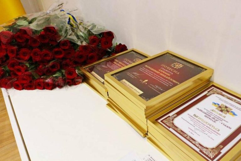 В Одесі вшанували лікарів, які рятували матерів і новонароджених під час атаки Росії