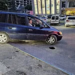 На Генуезькій в Одесі під колесами авто провалився асфальт — фотофакт