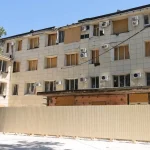 Пологовий будинок №5 в Одесі відновлюють після нападу дронів — фото та відео