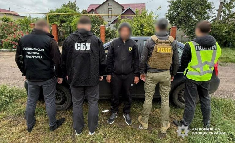 На Одещині затримали ділка, який намагався переправити людей до Молдови в обхід прикордонників — ФОТО