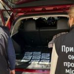В одеському виші викрили корупційну мережу: конверти з грошима та підроблені списки студентів — ФОТО