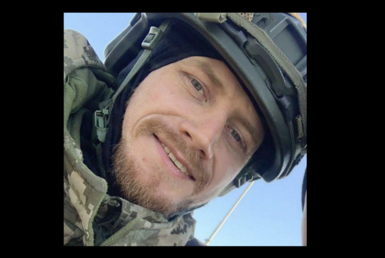 Сотні жителів Одещини провели в останню путь матроса Сергія Павлова — ФОТО