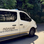 Неповнолітня дівчина випала з вікна багатоповерхівки в Київському районі Одеси