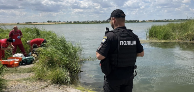 На водосховищі в Одеській області підліток зник під водою