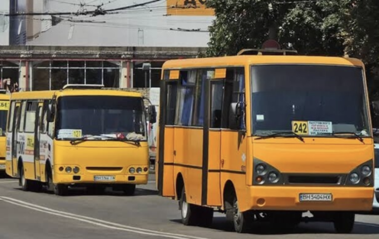 Одеським пасажирам презентували повний липневий графік інклюзивних автобусів із переліком маршрутів
