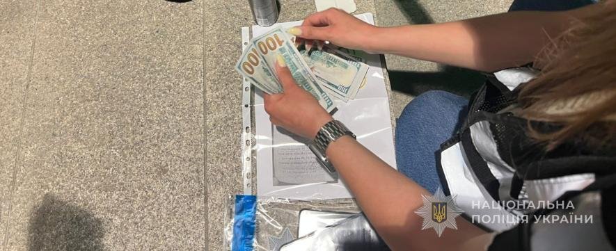 В Одесі затримали молодика, що пропонував зняти військовозобов’язаного з розшуку