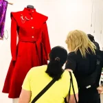 Східна феєрія в Одесі: у Міському саду презентували татарські кафтани й сімейні реліквії