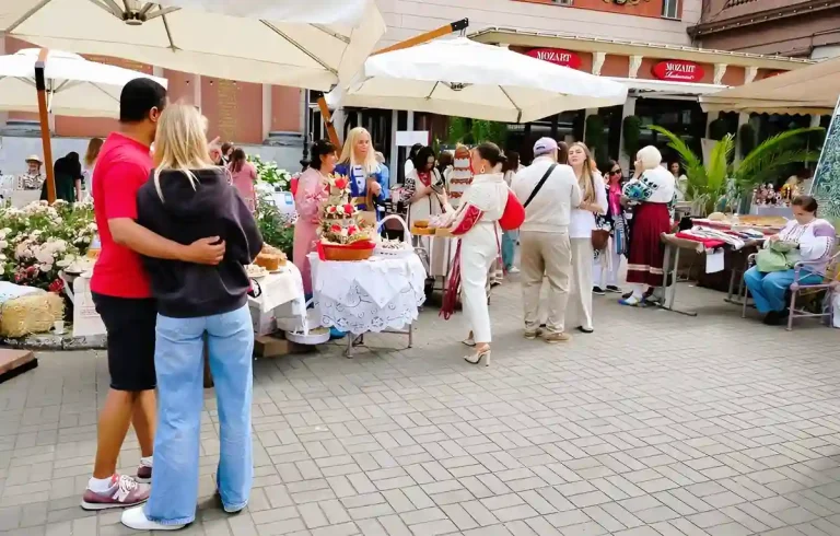 Барви єднання: яскраві кадри з фестивалю WOW ART UKRAINE в Одесі