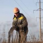 В Одеській області енергетики відновили електропостачання для 76,7 тисяч сімей після обстрілів