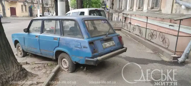 В Одесі розпочали інспекцію покинутих автомобілів: кого торкнуться перевірки