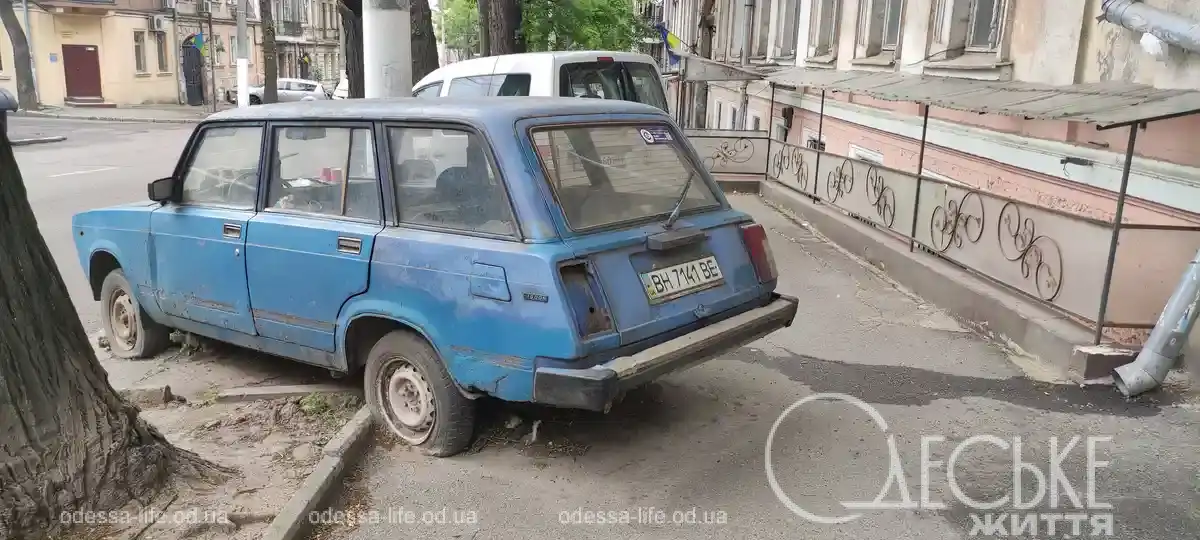 В Одесі розпочали інспекцію покинутих автомобілів: кого торкнуться перевірки