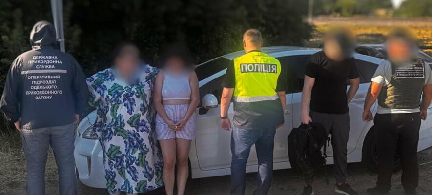 В Одесі викрили жінку, яка ховала ухилянтів під подушками і вивозила їх за кордон