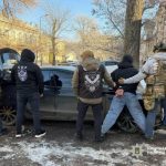 В Одесі до суду передано угруповання рекетирів, яке погрожувало ножем і застосовувало насильство