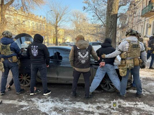 В Одесі до суду передано угруповання рекетирів, яке погрожувало ножем і застосовувало насильство
