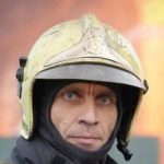 В Одесі рятувальники звільнили жінку, яка застрягла між гаражами