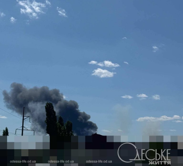 В Одесі знову під обстрілом — місто сколихнули потужні вибухи