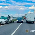 Під Одесою три авто зіткнулися — об’їзну дорогу перекрили