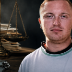 В Одесі засудили екс-прокурора-втікача за хабарі, фейкові зв’язки та інвестиційні махінації