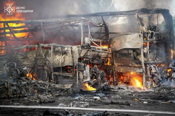 Ранковий обстріл Одеського району: серед постраждалих п’ятирічна дитина — ФОТО