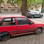 У центрі Одеси за 30 хвилин нарахували 30 покинутих авто — автокладовище зростає (фото)