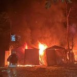 Рятувальники шукають людей під завалами після нічного обстрілу Одеси — ФОТО