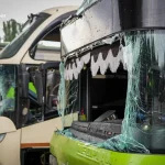 Унаслідок атаки РФ на Одесу шість автобусів згоріли, постраждала п’ятирічна дитина (ФОТО)