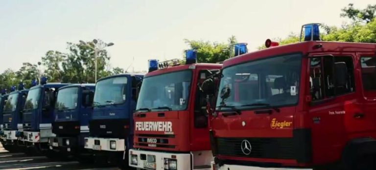 Для ліквідації наслідків атак РФ Одесі передали вісім нових пожежних автомобілів