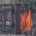 В Одесі палає приміщення, яке роками слугувало домом для безхатька — відео