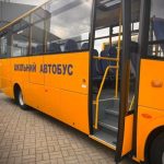 В Одесі почали курсувати два нові інклюзивні шкільні автобуси для дітей