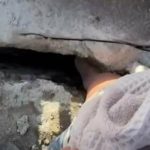 На одеському пірсі рятувальники розрізали бетон, щоб звільнити жінку