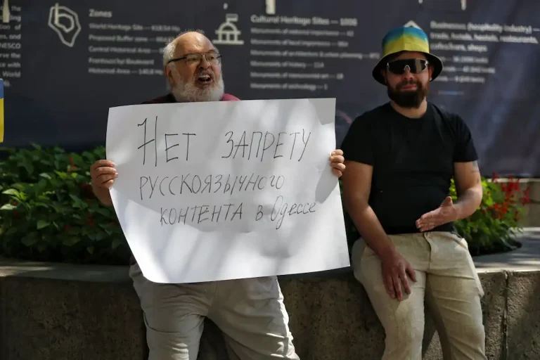 В Одесі влаштували пікет на захист російської мови — хто долучився