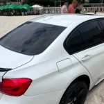 В Одесі власниця BMW в’їхала на пляж і залишила авто (фото)