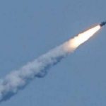 Під час ракетного удару по Одесі прогриміли вибухи і спалахнула пожежа