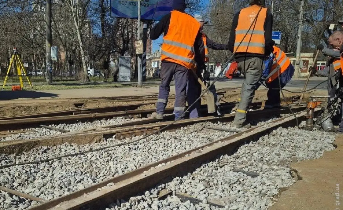 Ремонт трамвайних колій на вулиці Водопровідній в Одесі може спричинити затримки руху