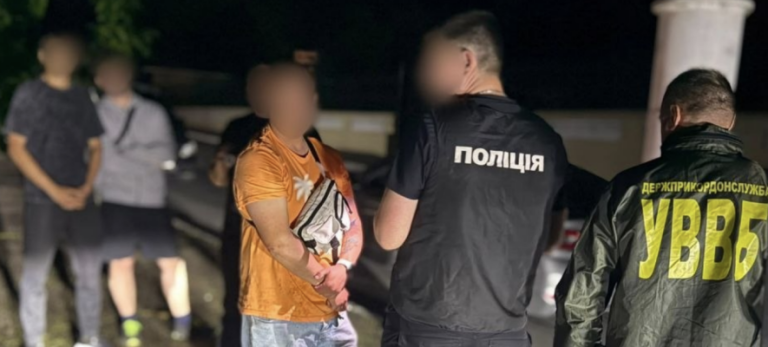 У Одещині розкрили банду фальшивих моряків, які за $6000 організовували незаконний виїзд за кордон — ФОТО