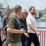Європейська делегація на власні очі пересвідчилася у роботі морського коридору в Одеському порту — ФОТО