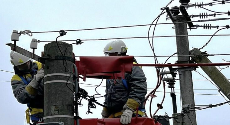 Майже 5 тисяч ремонтів без відключень: як на Одещині вдалося зберегти світло в домівках