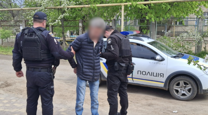На Одещині судитимуть батька, який прийшов до школи напідпитку з пістолетом