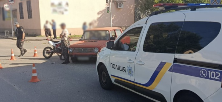 Екстрено госпіталізували мотоцикліста після зіткнення з автомобілем в Одеській області