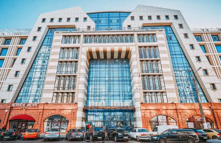Одеський «Новий Привоз» виставили за 779 млн — історія падіння банківської імперії